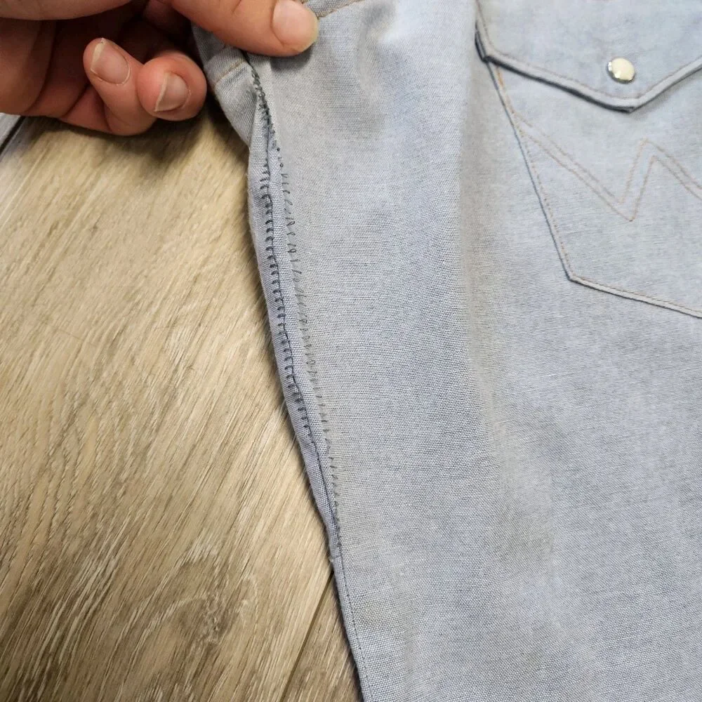 Wrangler Vintage Chambray Light Blue Denim Pearl Snap Western Shirt Men's Large